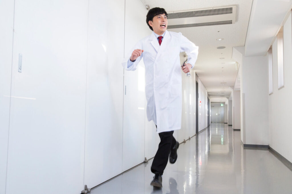 医療業界の人手不足の原因とは?解決策についても解説